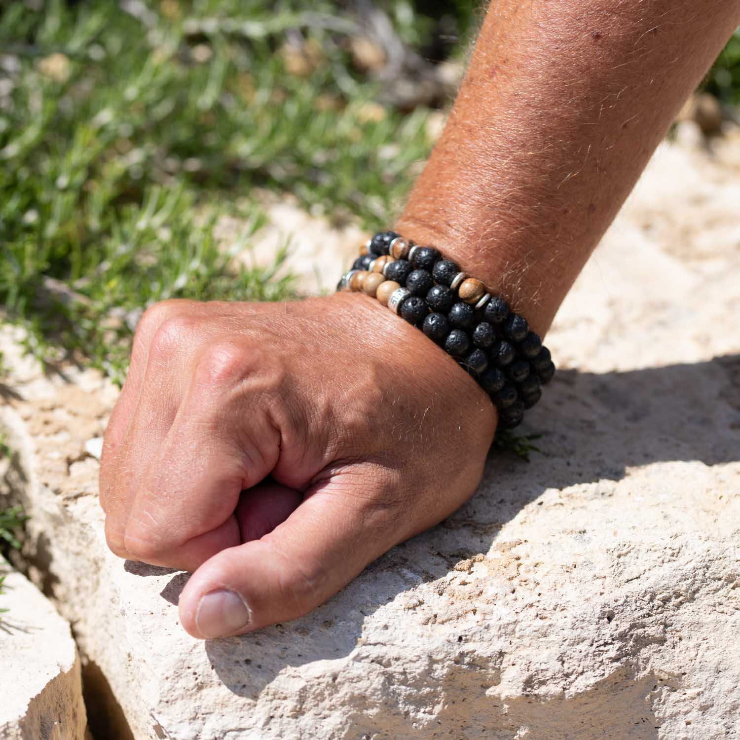 Generic Bracelet en pierres de lave naturelle pour homme perles en bois -  énergie à prix pas cher