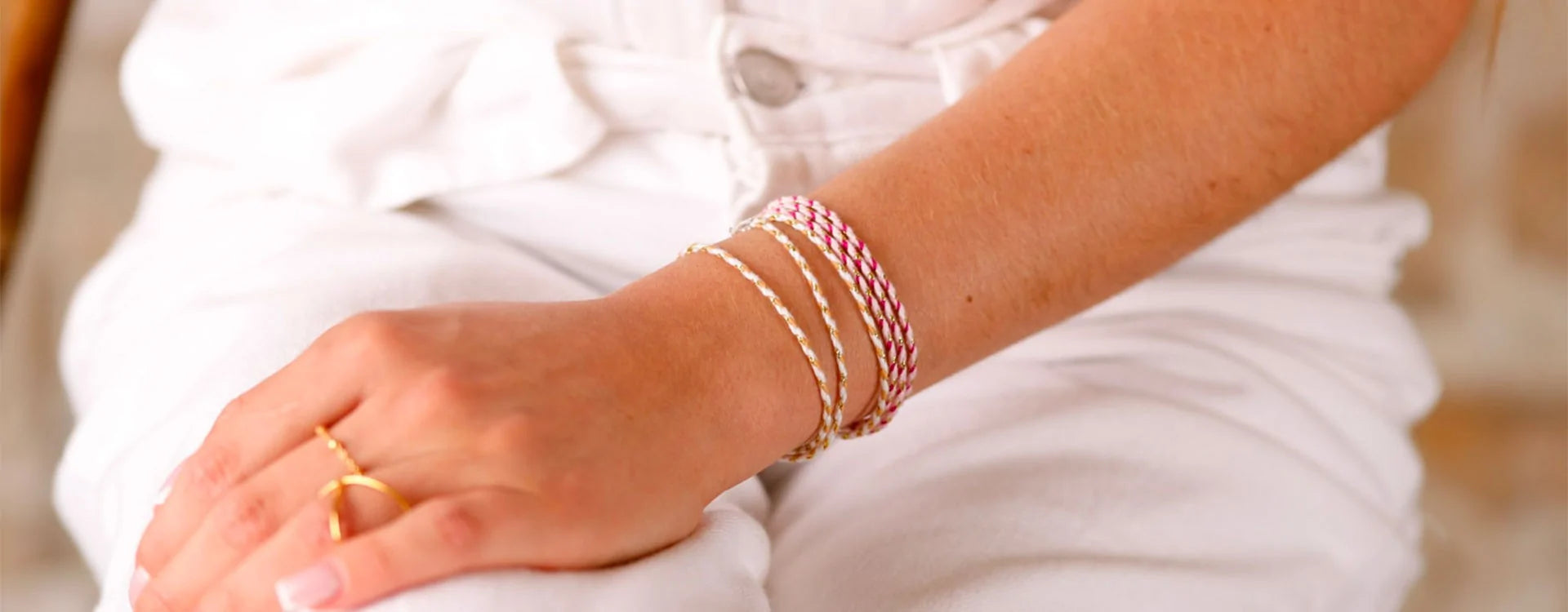 Bracelets en argent et alliances précieuses : L'élégance redéfinie