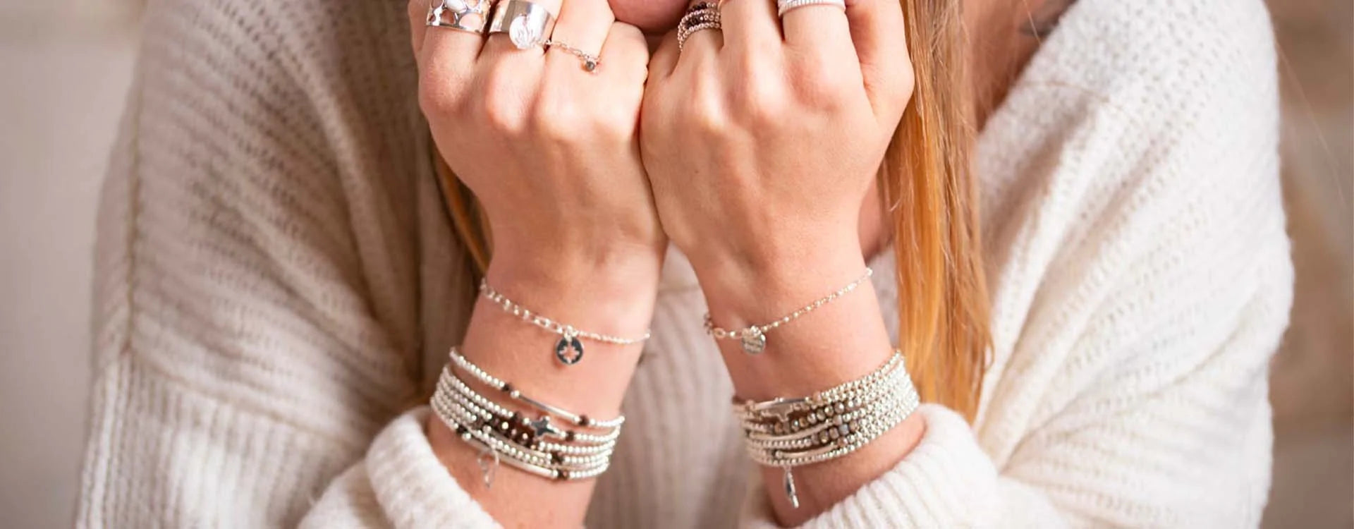 Les différents styles et designs populaires de bracelets en argent 925