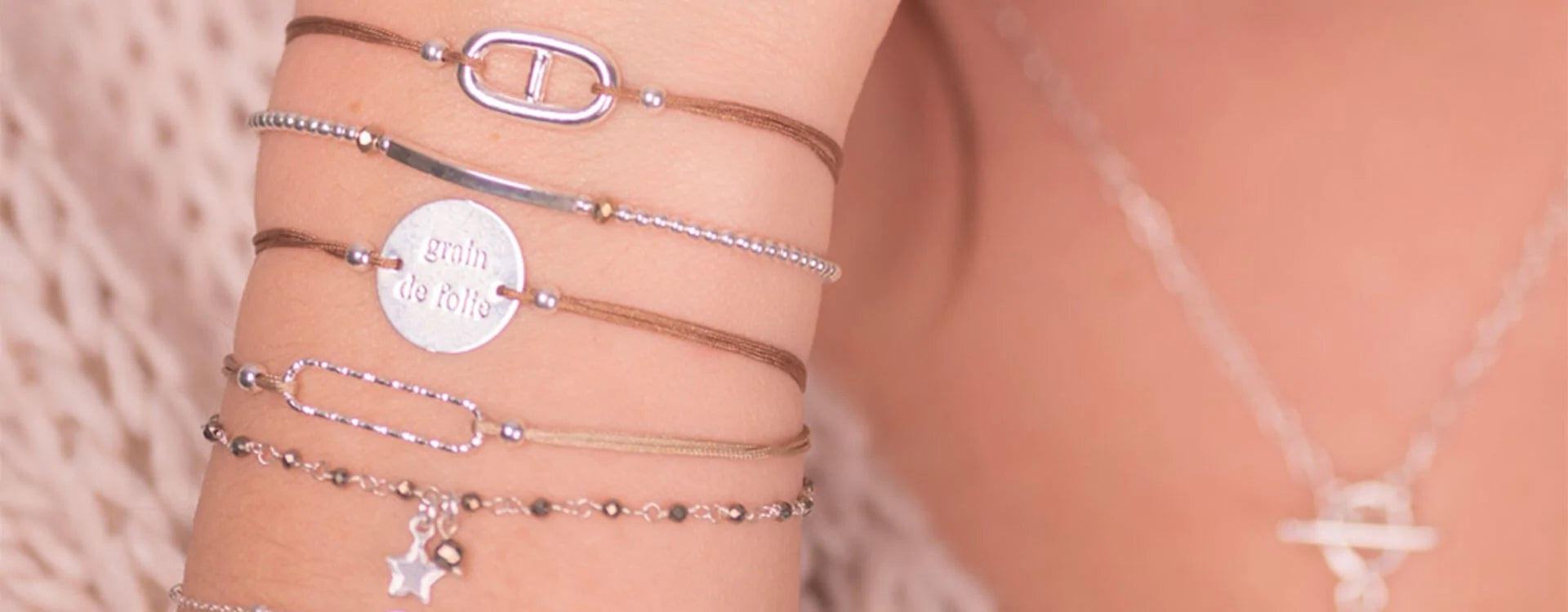Bracelets en argent : Explorations culturelles et tendances contemporaines