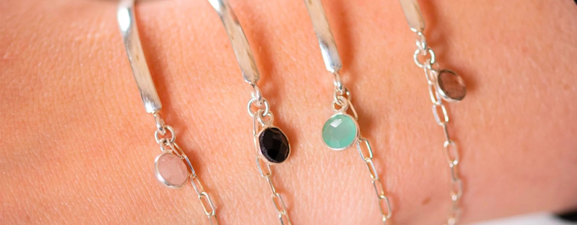 Les bijoux fête des mères avec des pierres naturelles