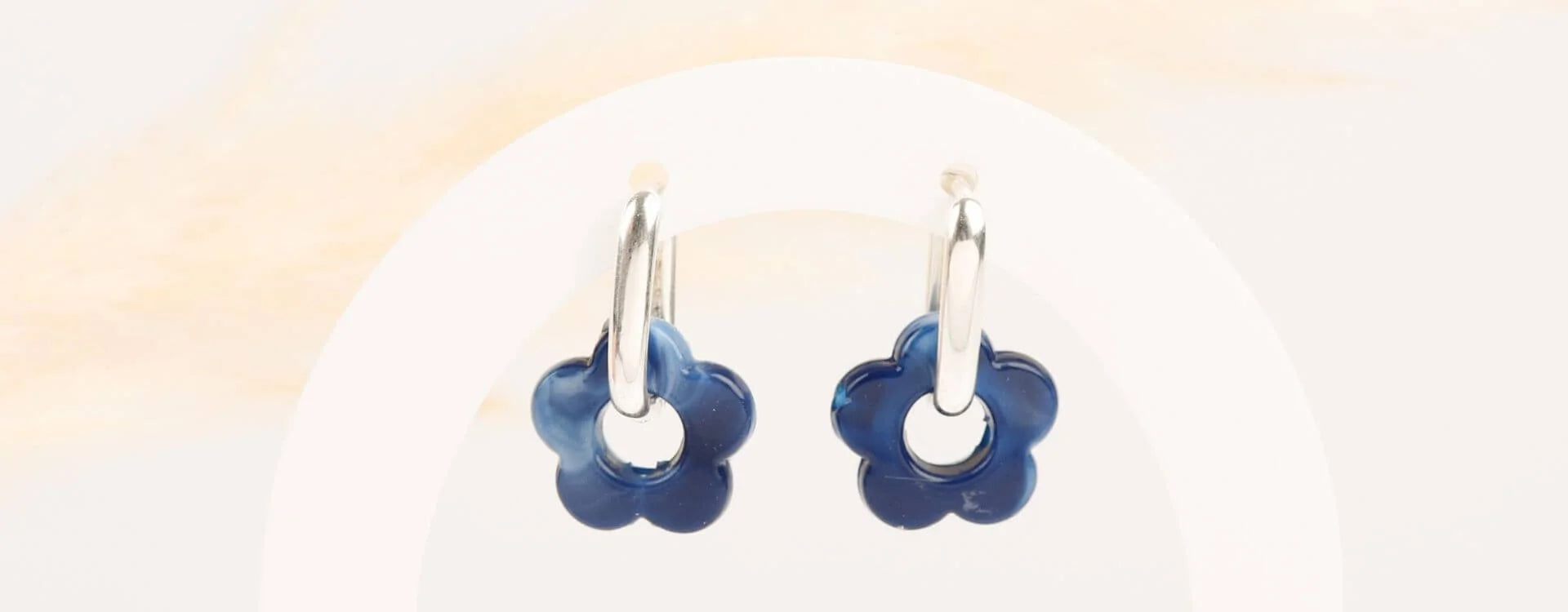 Entretien des boucles d'oreilles argent 925 : Astuces pour les garder comme neuves