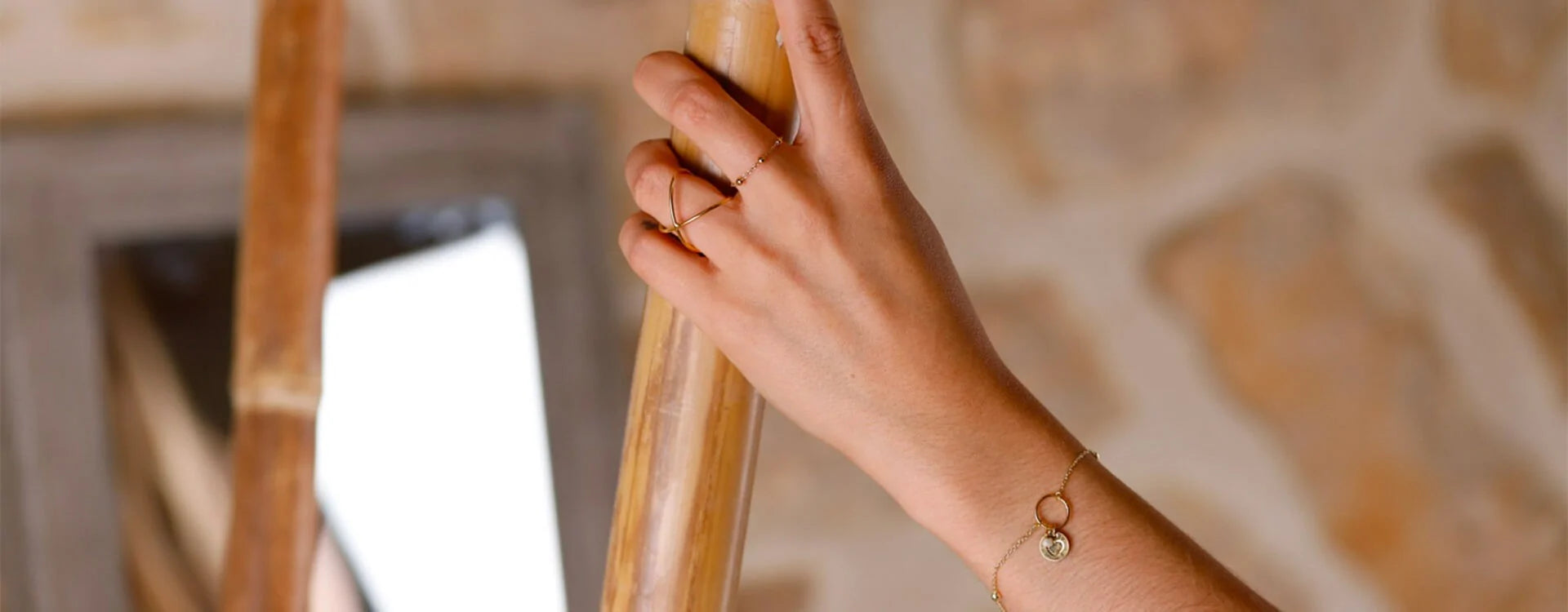Les bijoux femme minimalistes : Élégance dans la simplicité