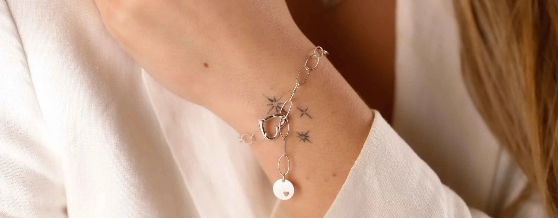 Le bracelet en argent femme c'est une élégance à porter au quotidien