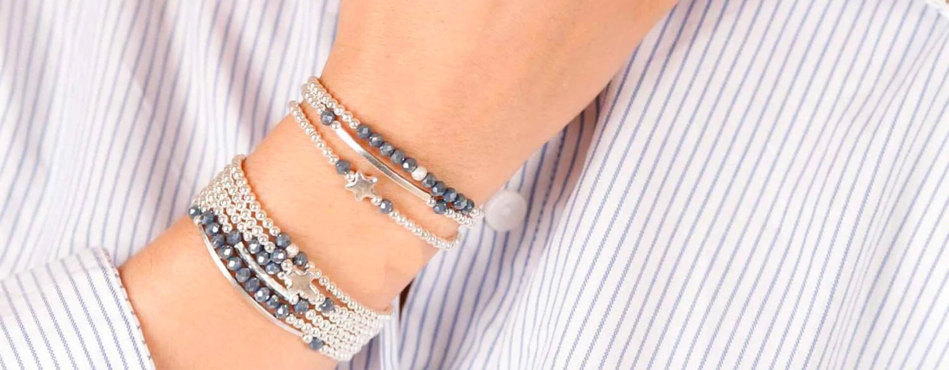 Histoires de famille : transmettre les bracelets en argent de génération en génération