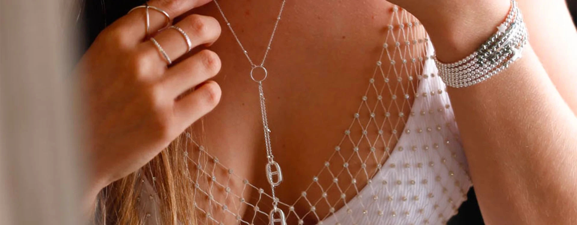 Les Bienfaits Méconnus des Bracelets en Argent pour la Santé