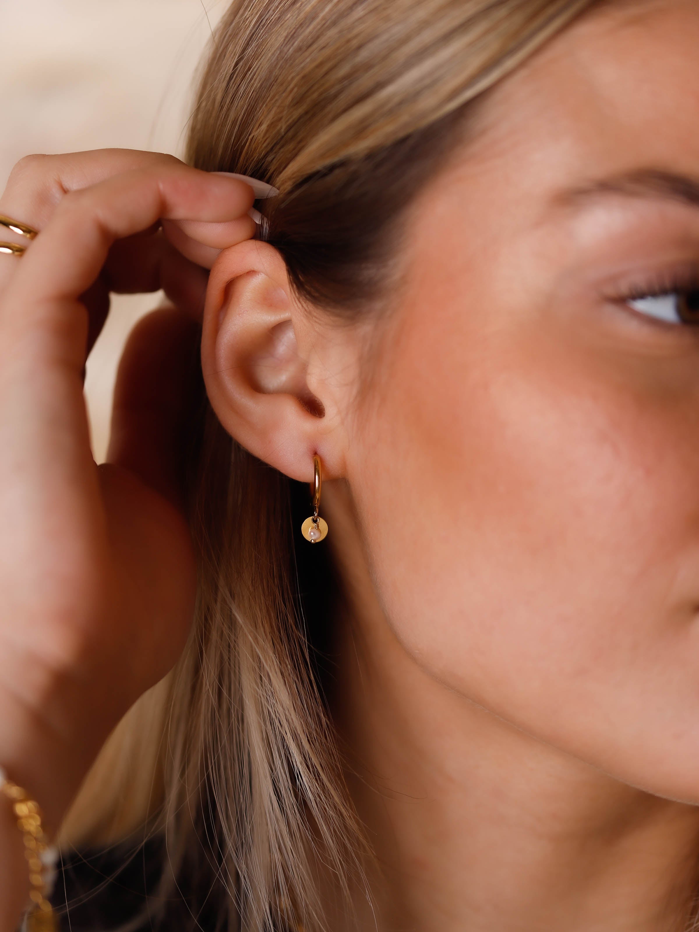 boucles d'oreilles créoles en acier inoxydable et perles pour femme 