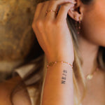 bracelet maille en acier inoxydable et résine pour femme 