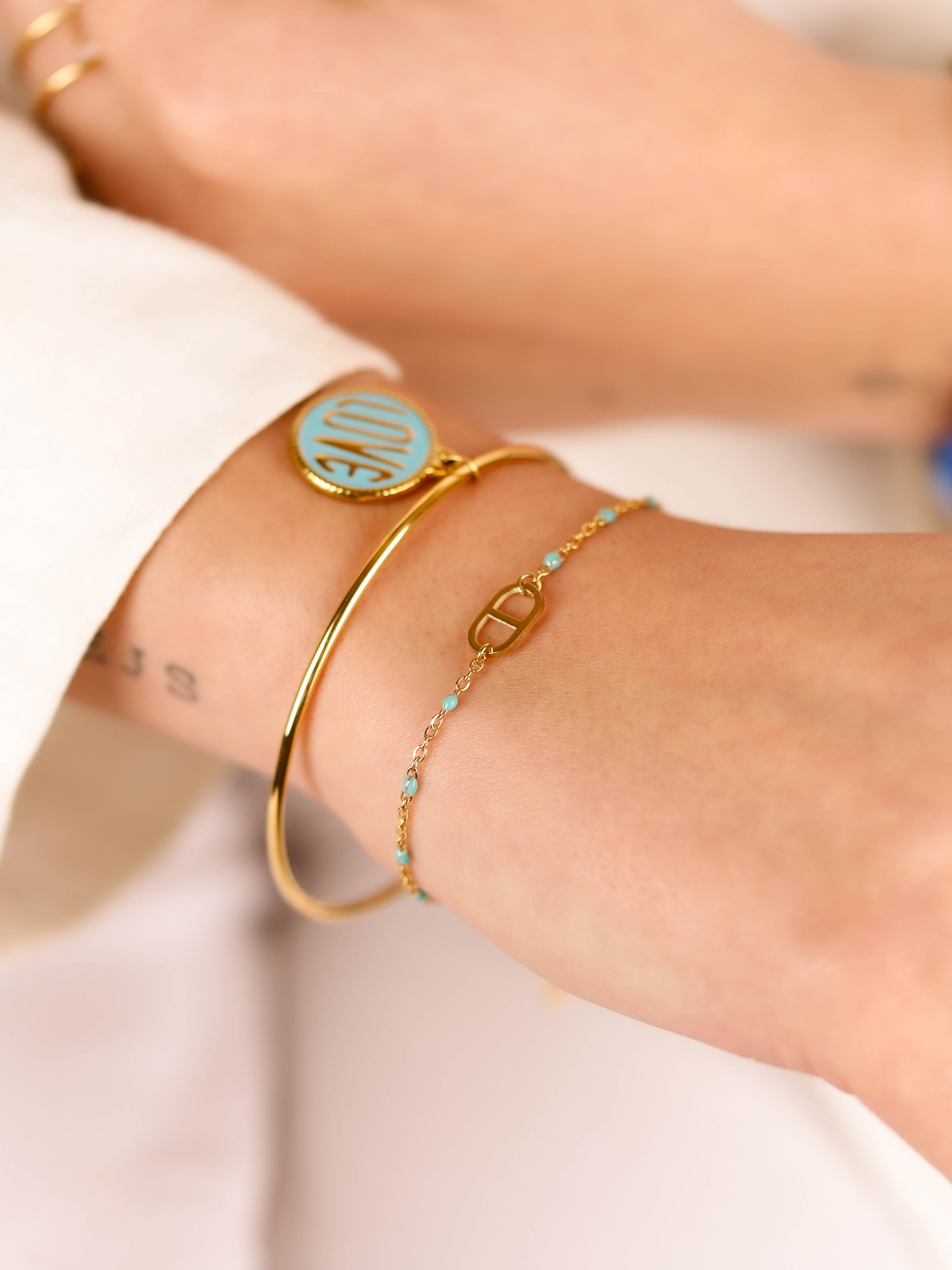 bracelet maille en acier inoxydable et résine pour femme 