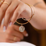 bracelet jonc en acier inoxydable avec breloque pour femme 