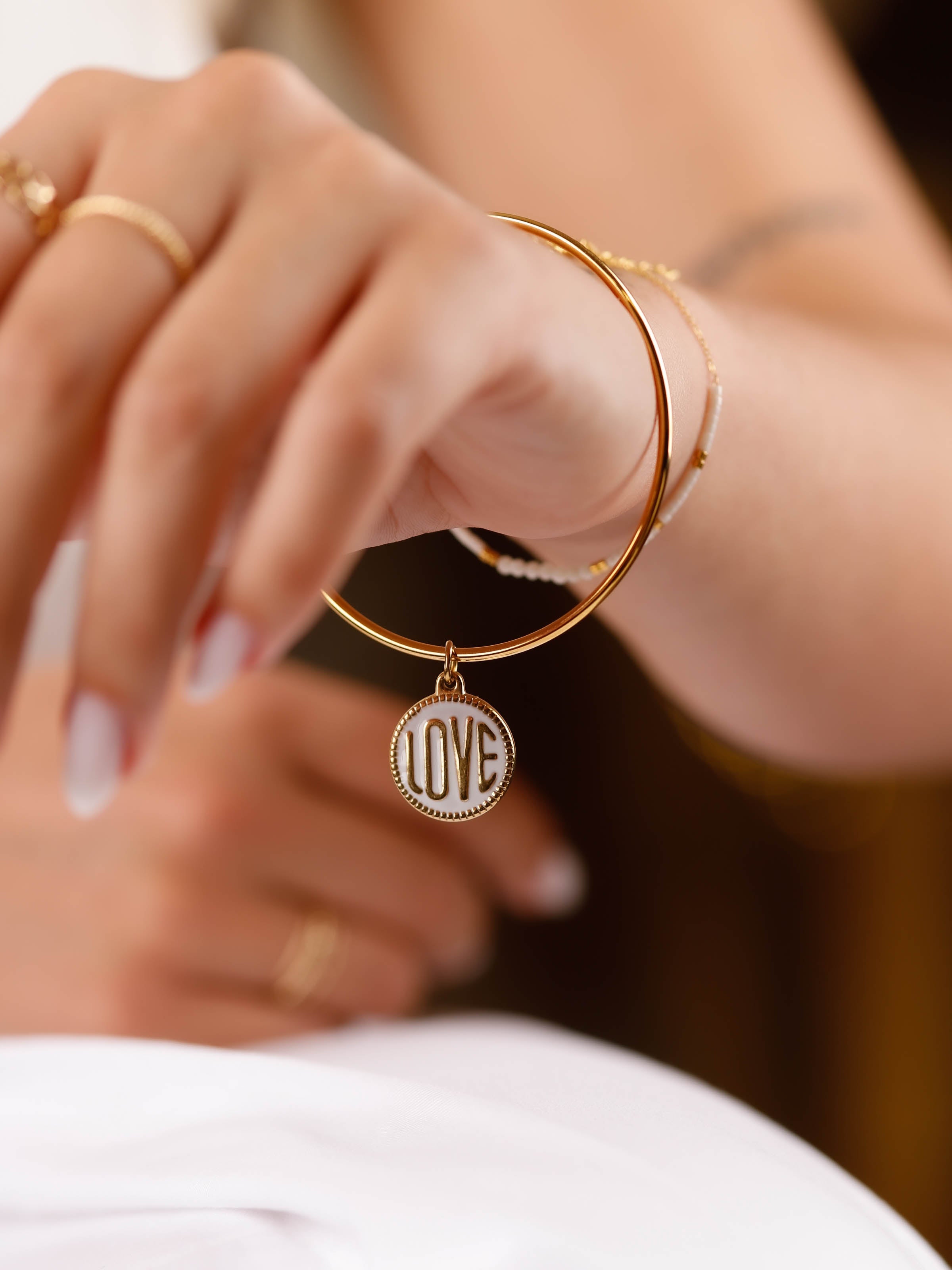 bracelet jonc en acier inoxydable avec breloque pour femme 