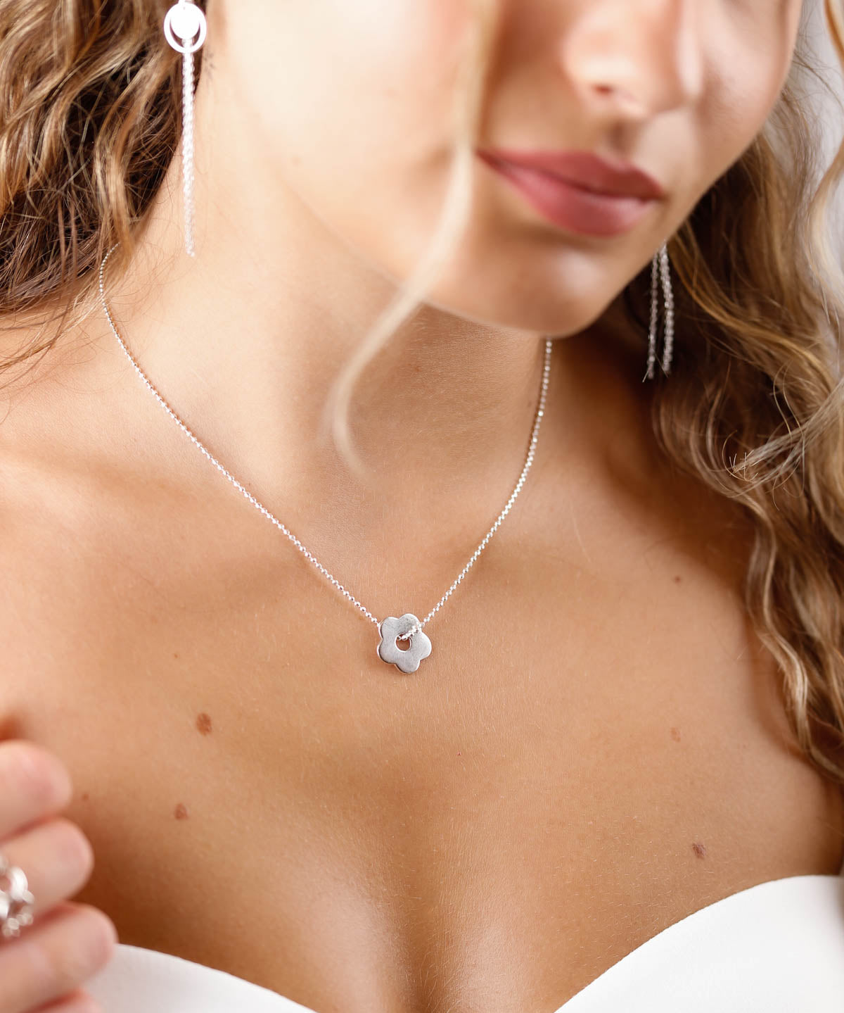 collier en agent avec fleur pour femme 