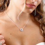 collier en agent avec fleur pour femme 