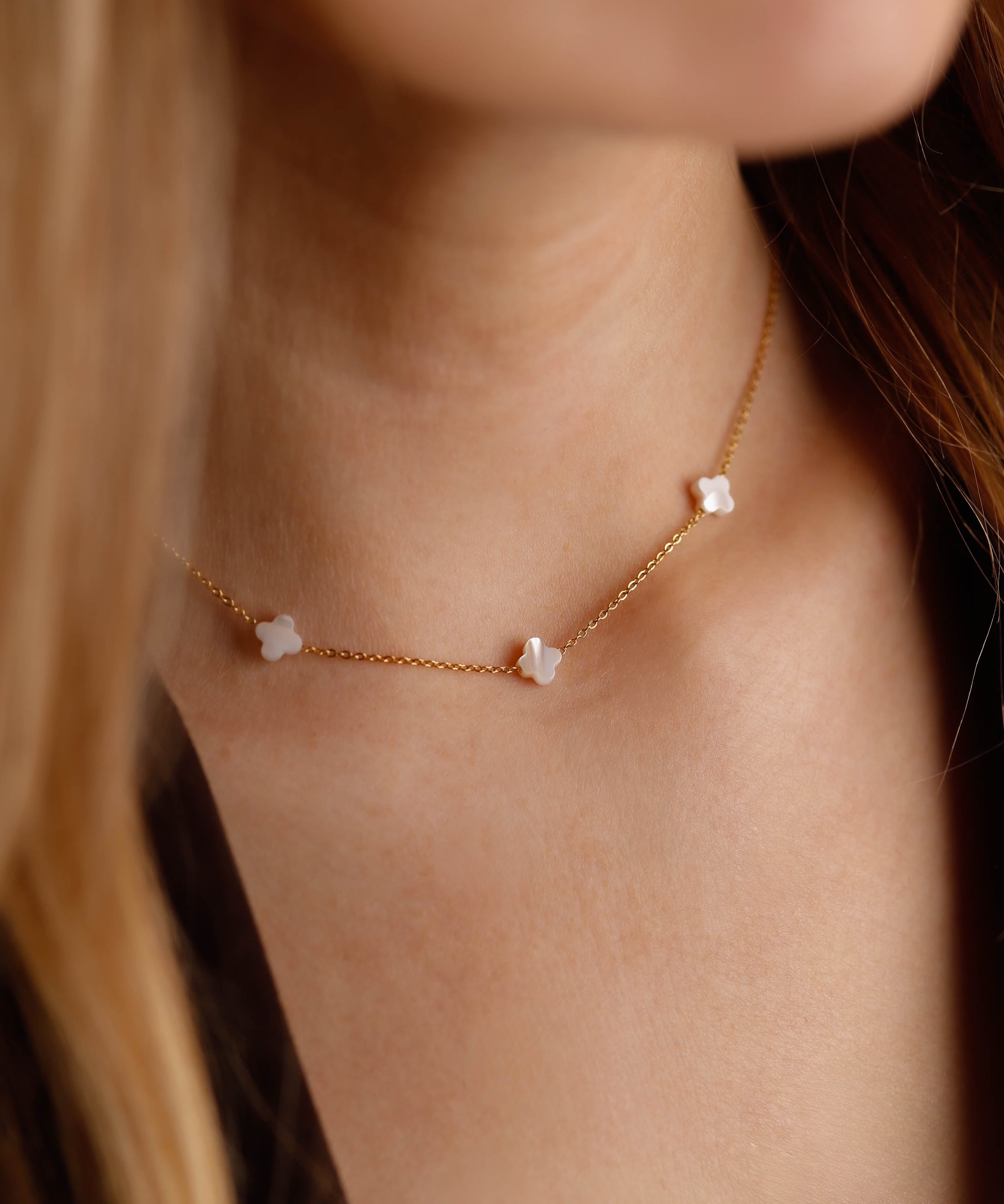 collier en acier inoxydable et nacre pour femme 
