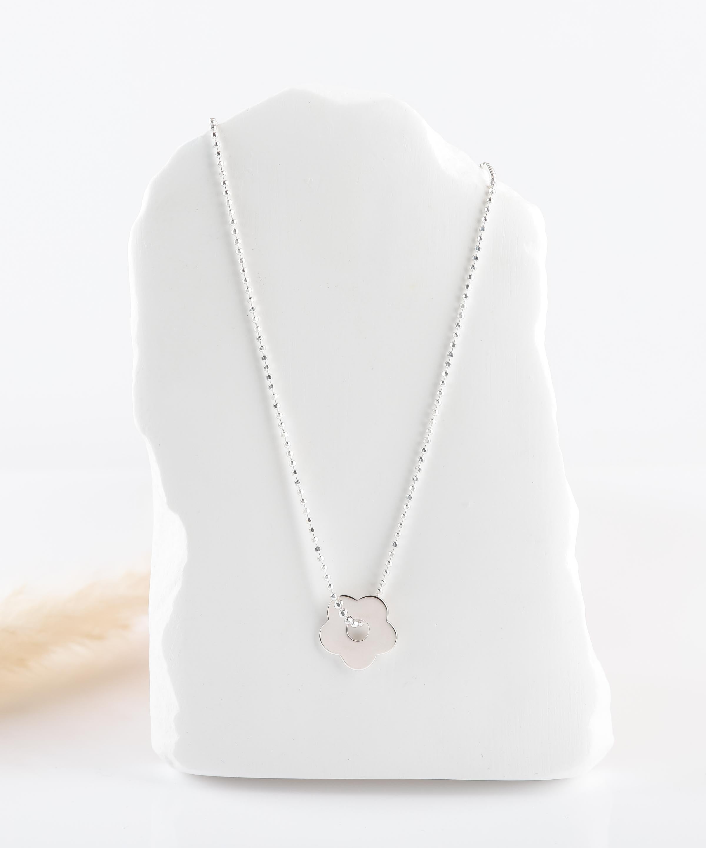 collier en agent avec fleur pour femme 