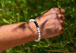 Bracelet homme perles : Révélateur de personnalité, histoire et style